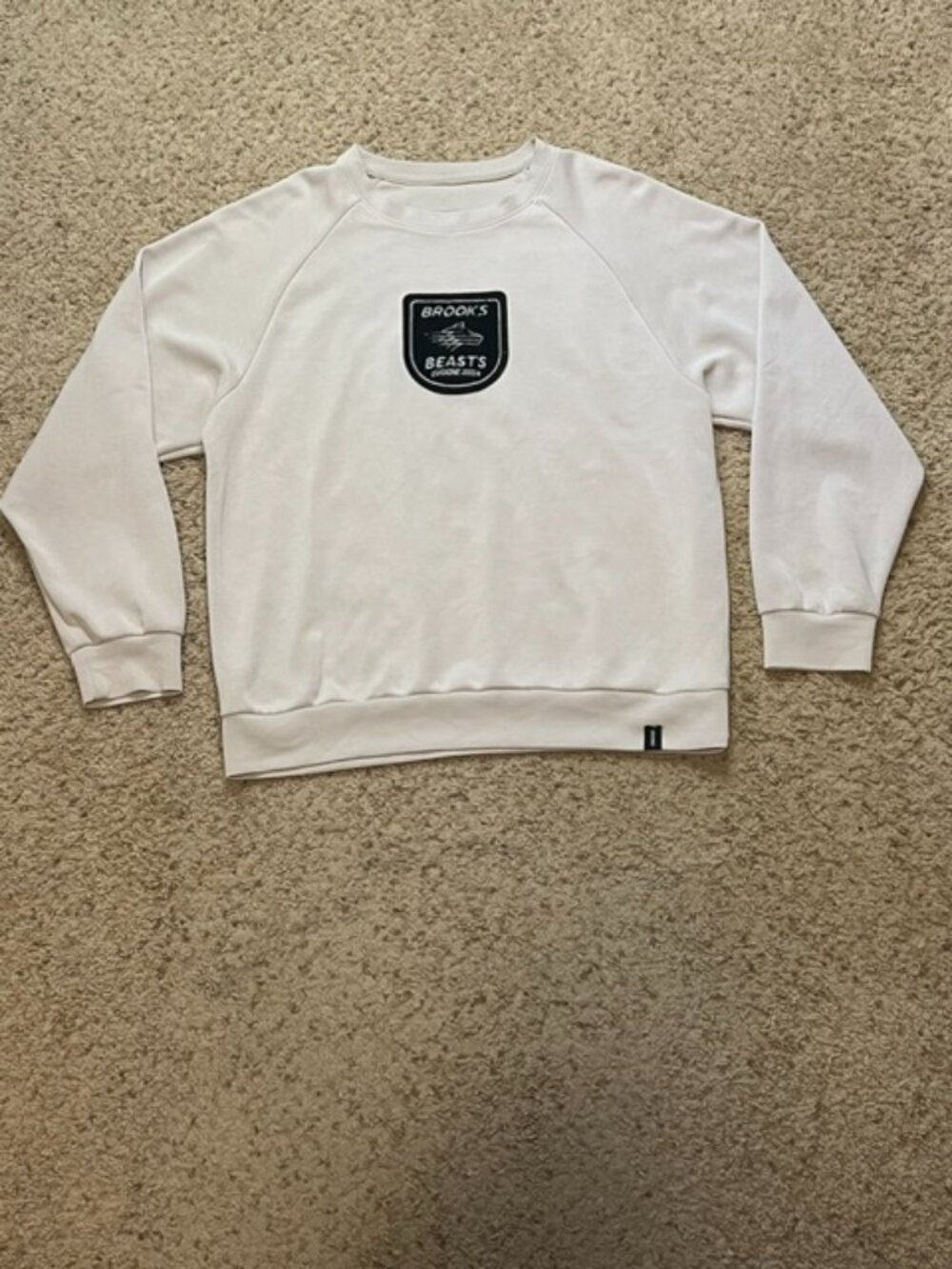 Brooks Running Men Cream Beige Beasts Eugene 2024 Sweatshirt Size L See Measure